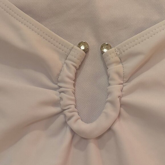 NWOT Amazon White One Piece Swimsuit with Hardware Size Small Bridal/Bach - Picture 2 of 3